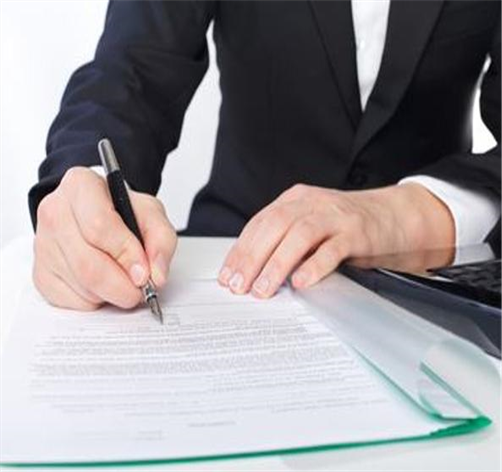 Il contratto di prestazione d’opera intellettuale e le connesse responsabilità contrattuali ed extracontrattuali